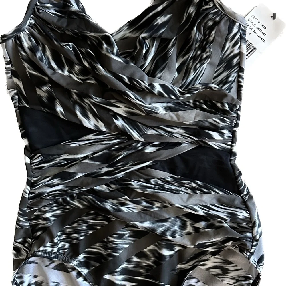 NWT Feline Fixation Miraclesuit size 10 - Picture 3 of 11